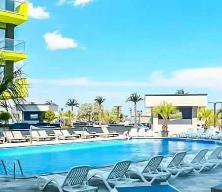 Apartment Bell Marina Premium Pool & Waterfront Navodari