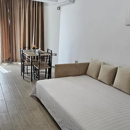 Bell Marina Premium Pool & Waterfront Apartment