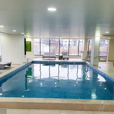 Bell Marina Premium Pool & Waterfront Navodari