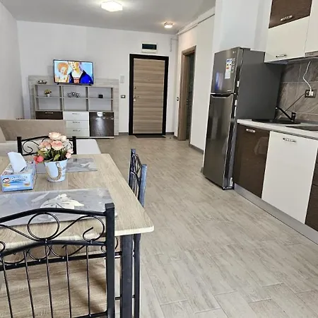 Bell Marina Premium Pool & Waterfront Apartment Navodari