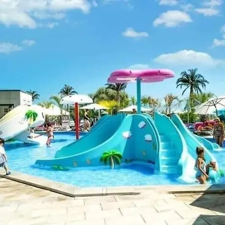 Apartment Bell Marina Premium Pool & Waterfront Navodari