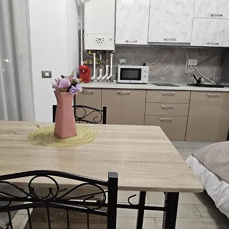 Bell Marina Premium Pool & Waterfront Apartment *