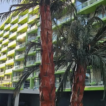 Bell Marina Premium Pool & Waterfront * Нэводари